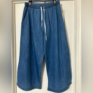 Three Bird Nest Capri pants